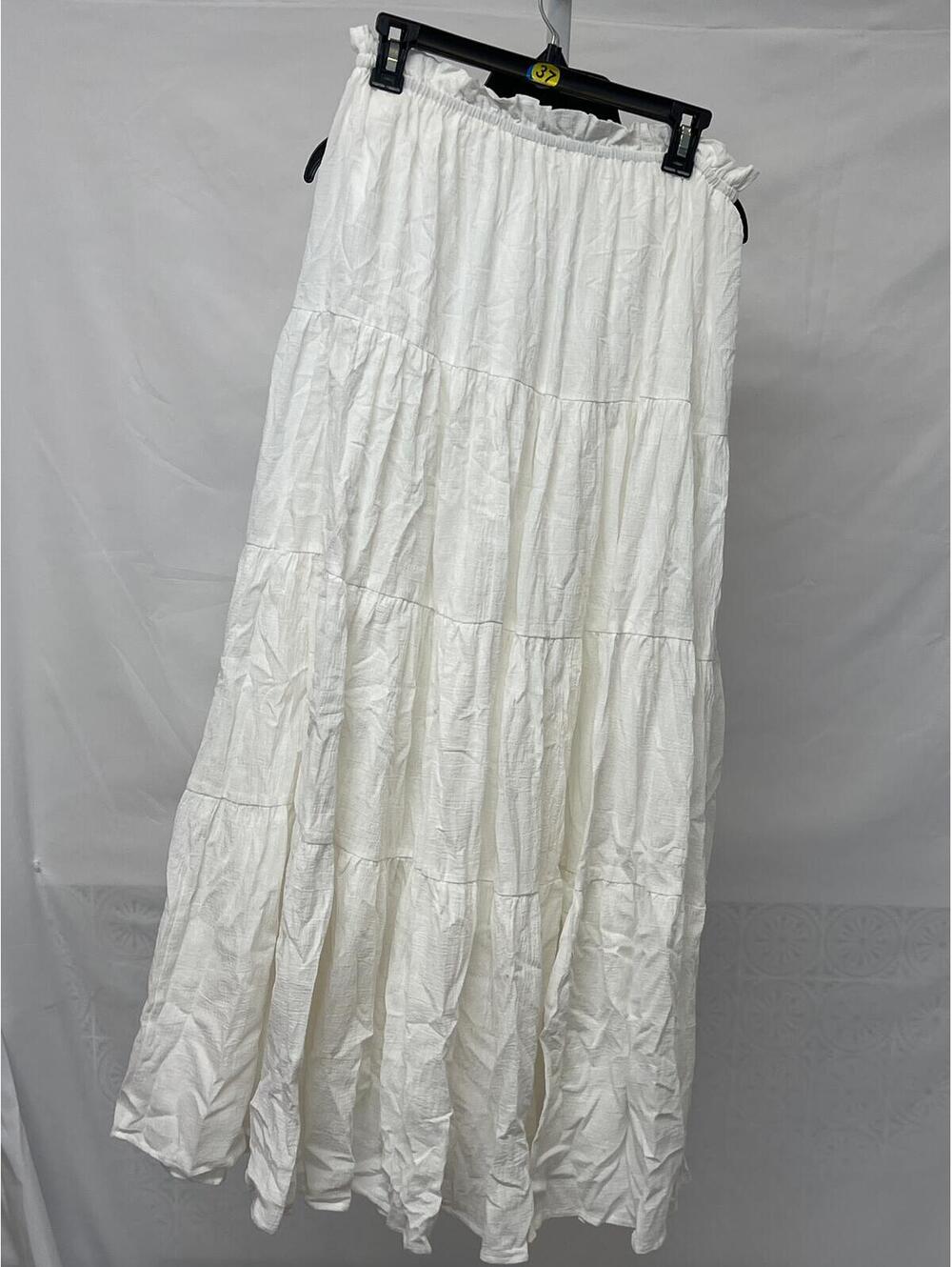 MORE TO COME  Mora Maxi Skirt Set - White top and skirt - Picture 8 of 9